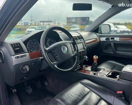 Серый Фольксваген Туарег, объемом двигателя 2.5 л и пробегом 333 тыс. км за 7440 $, фото 30 на Automoto.ua