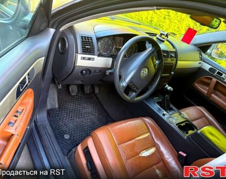 Серый Фольксваген Туарег, объемом двигателя 2.5 л и пробегом 244 тыс. км за 3500 $, фото 2 на Automoto.ua