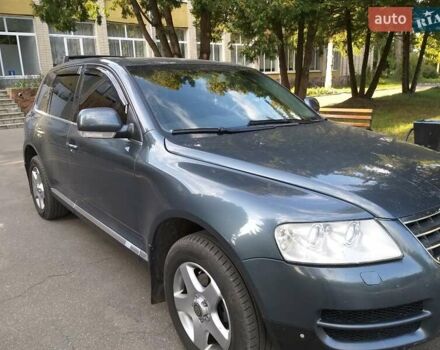 Серый Фольксваген Туарег, объемом двигателя 2.5 л и пробегом 324 тыс. км за 7500 $, фото 15 на Automoto.ua