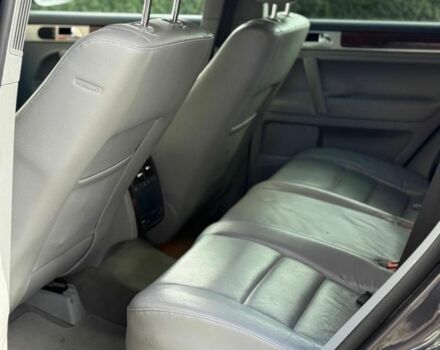 Серый Фольксваген Туарег, объемом двигателя 3 л и пробегом 213 тыс. км за 3455 $, фото 7 на Automoto.ua