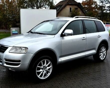 Серый Фольксваген Туарег, объемом двигателя 2 л и пробегом 1 тыс. км за 3200 $, фото 2 на Automoto.ua