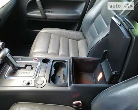 Серый Фольксваген Туарег, объемом двигателя 0 л и пробегом 230 тыс. км за 5900 $, фото 49 на Automoto.ua