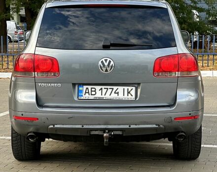 Серый Фольксваген Туарег, объемом двигателя 2.5 л и пробегом 340 тыс. км за 7200 $, фото 3 на Automoto.ua