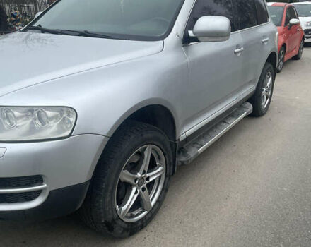 Серый Фольксваген Туарег, объемом двигателя 3.19 л и пробегом 230 тыс. км за 7200 $, фото 3 на Automoto.ua