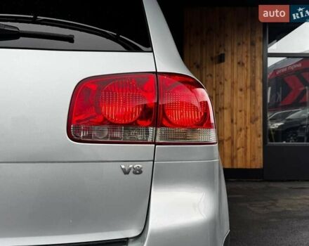 Серый Фольксваген Туарег, объемом двигателя 4.2 л и пробегом 309 тыс. км за 6999 $, фото 8 на Automoto.ua