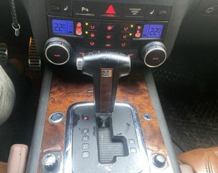 Сірий Фольксваген Туарег, об'ємом двигуна 5 л та пробігом 320 тис. км за 4000 $, фото 1 на Automoto.ua