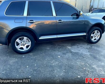 Серый Фольксваген Туарег, объемом двигателя 3.2 л и пробегом 308 тыс. км за 9500 $, фото 4 на Automoto.ua