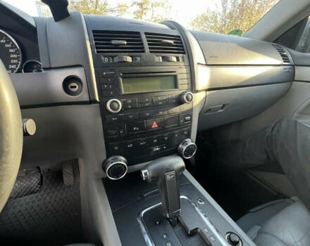 Серый Фольксваген Туарег, объемом двигателя 2.5 л и пробегом 313 тыс. км за 6000 $, фото 13 на Automoto.ua