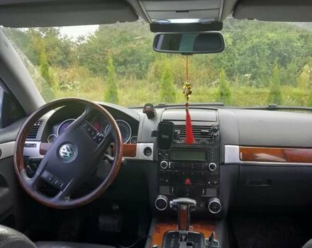 Серый Фольксваген Туарег, объемом двигателя 3.19 л и пробегом 319 тыс. км за 8500 $, фото 3 на Automoto.ua