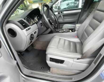 Сірий Фольксваген Туарег, об'ємом двигуна 3.2 л та пробігом 246 тис. км за 8000 $, фото 3 на Automoto.ua