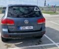 Серый Фольксваген Туарег, объемом двигателя 2.5 л и пробегом 310 тыс. км за 4100 $, фото 2 на Automoto.ua