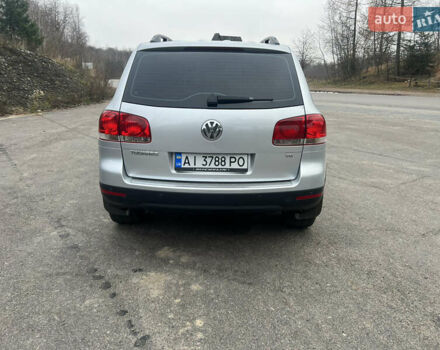 Сірий Фольксваген Туарег, об'ємом двигуна 3.2 л та пробігом 270 тис. км за 7200 $, фото 1 на Automoto.ua