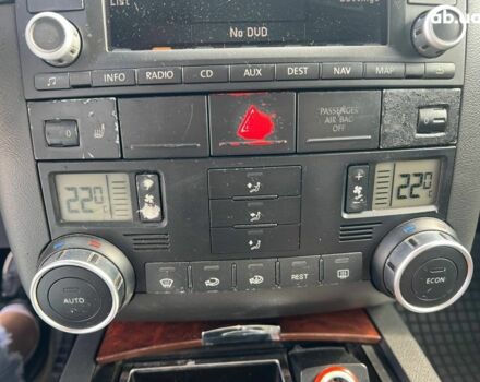 Серый Фольксваген Туарег, объемом двигателя 2.5 л и пробегом 333 тыс. км за 7440 $, фото 24 на Automoto.ua