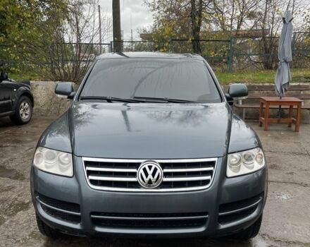 Серый Фольксваген Туарег, объемом двигателя 2.5 л и пробегом 280 тыс. км за 5299 $, фото 1 на Automoto.ua