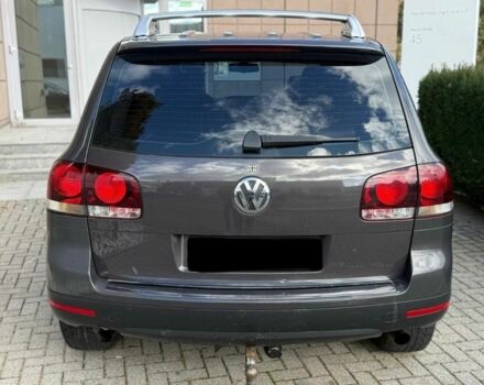 Серый Фольксваген Туарег, объемом двигателя 3 л и пробегом 213 тыс. км за 3455 $, фото 5 на Automoto.ua