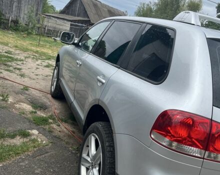 Серый Фольксваген Туарег, объемом двигателя 3 л и пробегом 400 тыс. км за 9000 $, фото 7 на Automoto.ua