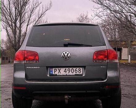 Серый Фольксваген Туарег, объемом двигателя 2.5 л и пробегом 350 тыс. км за 4700 $, фото 4 на Automoto.ua