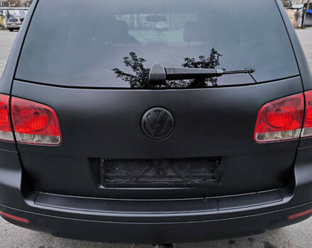 Серый Фольксваген Туарег, объемом двигателя 2.97 л и пробегом 370 тыс. км за 13000 $, фото 5 на Automoto.ua