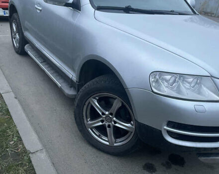 Серый Фольксваген Туарег, объемом двигателя 3.19 л и пробегом 230 тыс. км за 7200 $, фото 2 на Automoto.ua