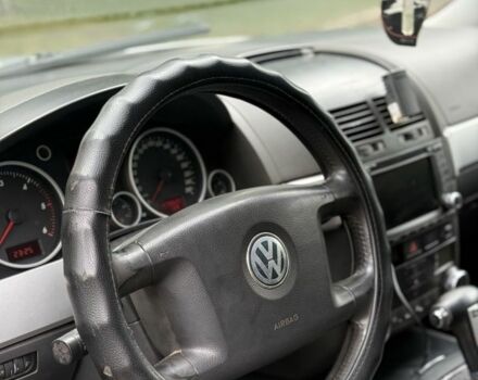 Серый Фольксваген Туарег, объемом двигателя 2 л и пробегом 473 тыс. км за 3700 $, фото 3 на Automoto.ua