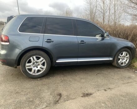 Сірий Фольксваген Туарег, об'ємом двигуна 5 л та пробігом 320 тис. км за 4000 $, фото 5 на Automoto.ua