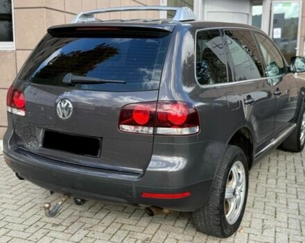 Серый Фольксваген Туарег, объемом двигателя 3 л и пробегом 213 тыс. км за 3455 $, фото 4 на Automoto.ua