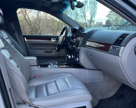 Серый Фольксваген Туарег, объемом двигателя 3.19 л и пробегом 290 тыс. км за 5999 $, фото 21 на Automoto.ua