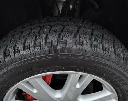 Серый Фольксваген Туарег, объемом двигателя 2.97 л и пробегом 370 тыс. км за 13000 $, фото 25 на Automoto.ua