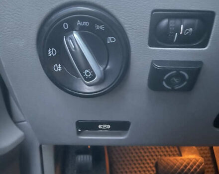 Серый Фольксваген Туарег, объемом двигателя 3.19 л и пробегом 230 тыс. км за 7200 $, фото 8 на Automoto.ua