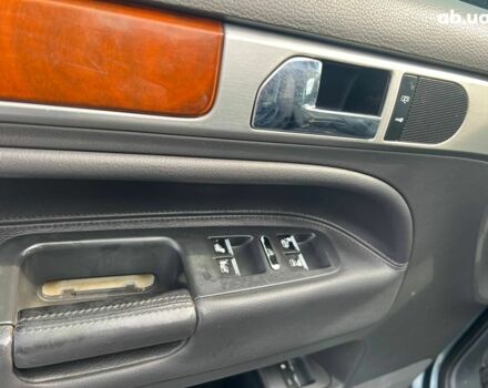 Серый Фольксваген Туарег, объемом двигателя 2.5 л и пробегом 333 тыс. км за 7440 $, фото 15 на Automoto.ua