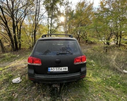 Серый Фольксваген Туарег, объемом двигателя 2.5 л и пробегом 290 тыс. км за 6300 $, фото 3 на Automoto.ua