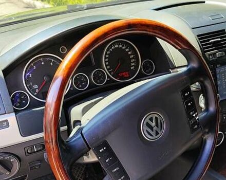 Серый Фольксваген Туарег, объемом двигателя 3.19 л и пробегом 503 тыс. км за 7700 $, фото 13 на Automoto.ua