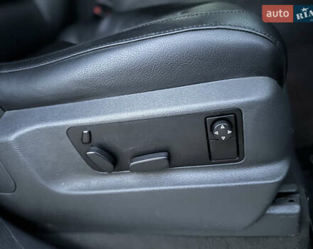 Серый Фольксваген Туарег, объемом двигателя 3 л и пробегом 220 тыс. км за 8250 $, фото 49 на Automoto.ua