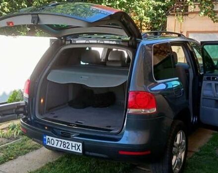 Серый Фольксваген Туарег, объемом двигателя 3 л и пробегом 304 тыс. км за 9300 $, фото 3 на Automoto.ua