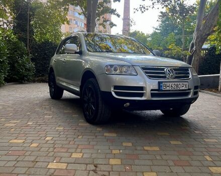 Серый Фольксваген Туарег, объемом двигателя 3 л и пробегом 333 тыс. км за 8200 $, фото 1 на Automoto.ua