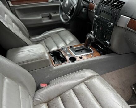 Серый Фольксваген Туарег, объемом двигателя 0 л и пробегом 200 тыс. км за 2750 $, фото 2 на Automoto.ua