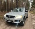 Серый Фольксваген Туарег, объемом двигателя 0 л и пробегом 250 тыс. км за 3900 $, фото 1 на Automoto.ua