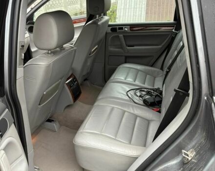 Сірий Фольксваген Туарег, об'ємом двигуна 2.5 л та пробігом 340 тис. км за 5000 $, фото 9 на Automoto.ua