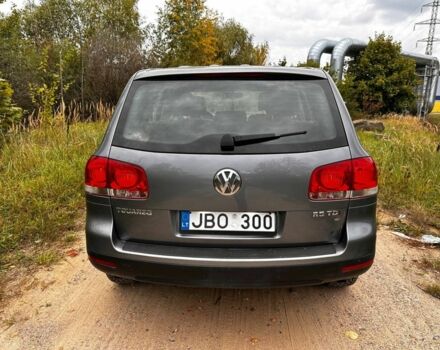 Серый Фольксваген Туарег, объемом двигателя 2.5 л и пробегом 250 тыс. км за 4740 $, фото 6 на Automoto.ua