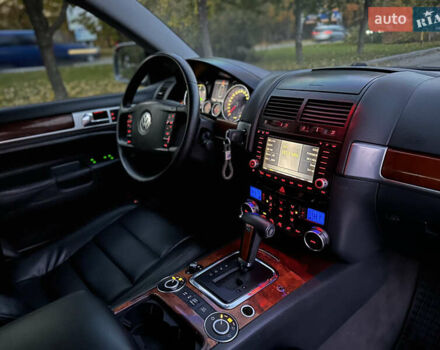 Серый Фольксваген Туарег, объемом двигателя 3 л и пробегом 220 тыс. км за 8250 $, фото 35 на Automoto.ua