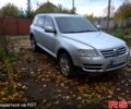 Серый Фольксваген Туарег, объемом двигателя 3.2 л и пробегом 400 тыс. км за 4900 $, фото 7 на Automoto.ua