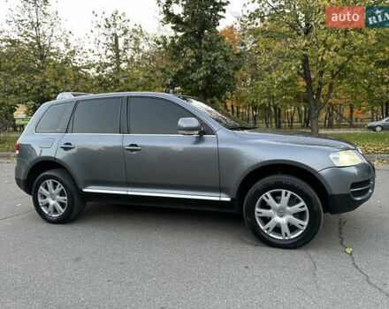 Серый Фольксваген Туарег, объемом двигателя 3 л и пробегом 220 тыс. км за 8250 $, фото 53 на Automoto.ua