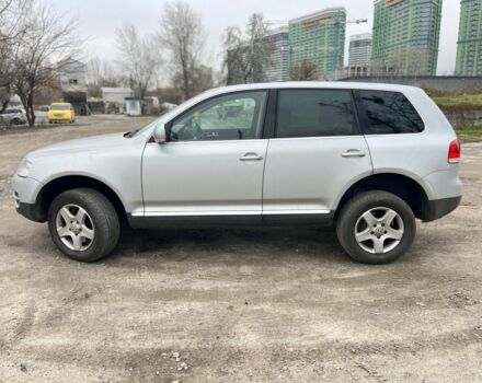 Серый Фольксваген Туарег, объемом двигателя 3 л и пробегом 340 тыс. км за 5500 $, фото 2 на Automoto.ua