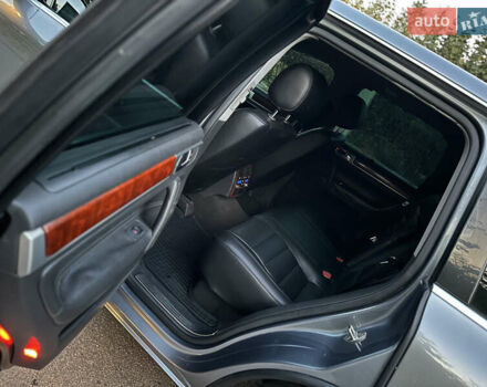 Серый Фольксваген Туарег, объемом двигателя 3 л и пробегом 220 тыс. км за 8250 $, фото 40 на Automoto.ua