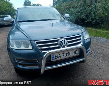 Серый Фольксваген Туарег, объемом двигателя 3.2 л и пробегом 300 тыс. км за 8500 $, фото 7 на Automoto.ua