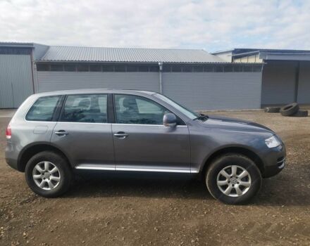 Серый Фольксваген Туарег, объемом двигателя 3 л и пробегом 450 тыс. км за 10900 $, фото 3 на Automoto.ua