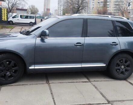 Серый Фольксваген Туарег, объемом двигателя 3 л и пробегом 320 тыс. км за 4200 $, фото 10 на Automoto.ua