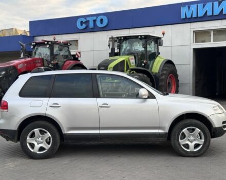 Серый Фольксваген Туарег, объемом двигателя 2.5 л и пробегом 354 тыс. км за 4499 $, фото 3 на Automoto.ua