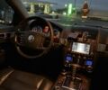Серый Фольксваген Туарег, объемом двигателя 3 л и пробегом 340 тыс. км за 5350 $, фото 13 на Automoto.ua