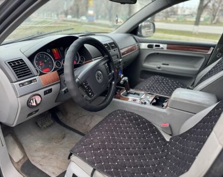 Сірий Фольксваген Туарег, об'ємом двигуна 3.2 л та пробігом 320 тис. км за 3400 $, фото 4 на Automoto.ua